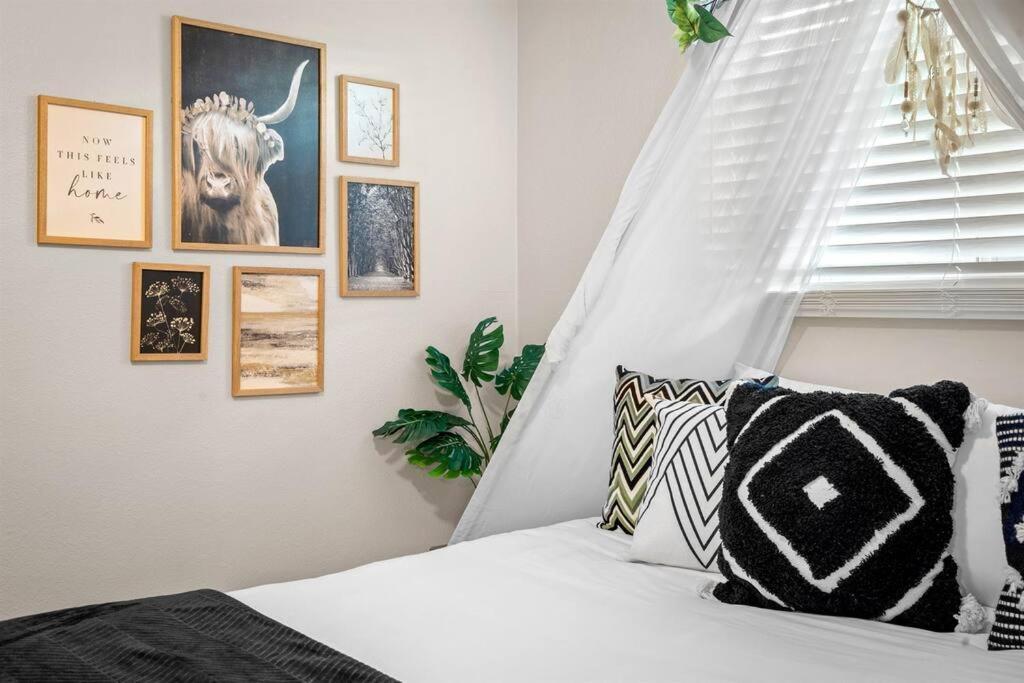 Modern Tempe Home With Heated Pool, Asu Екстериор снимка