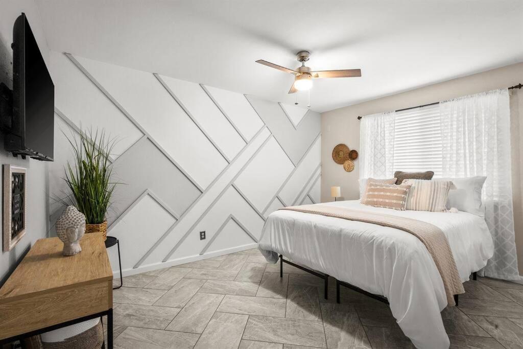 Modern Tempe Home With Heated Pool, Asu Екстериор снимка